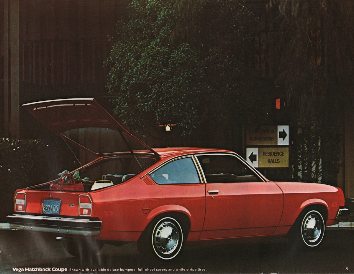 1976_Chevrolet_Vega_Cdn-05