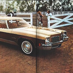 1972 Oldsmobile Full Line Brochure (Cdn-Rev) 38-39_1