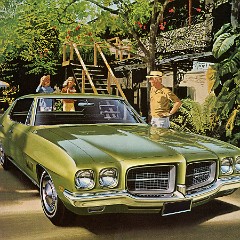 1971_Pontiac_LeMans__Cdn_-10