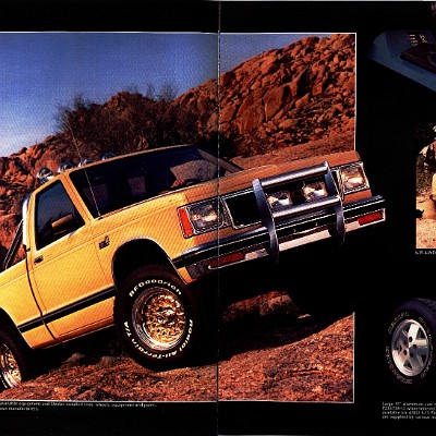 1984 GMC S-15 Pickups Brochure 18-19