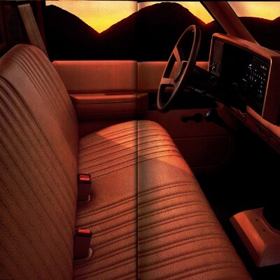 1988 Chevrolet Full Size Pickup Brochure 18-19