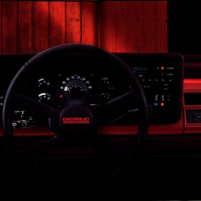 1988 Chevrolet Full Size Pickup Brochure 32-33