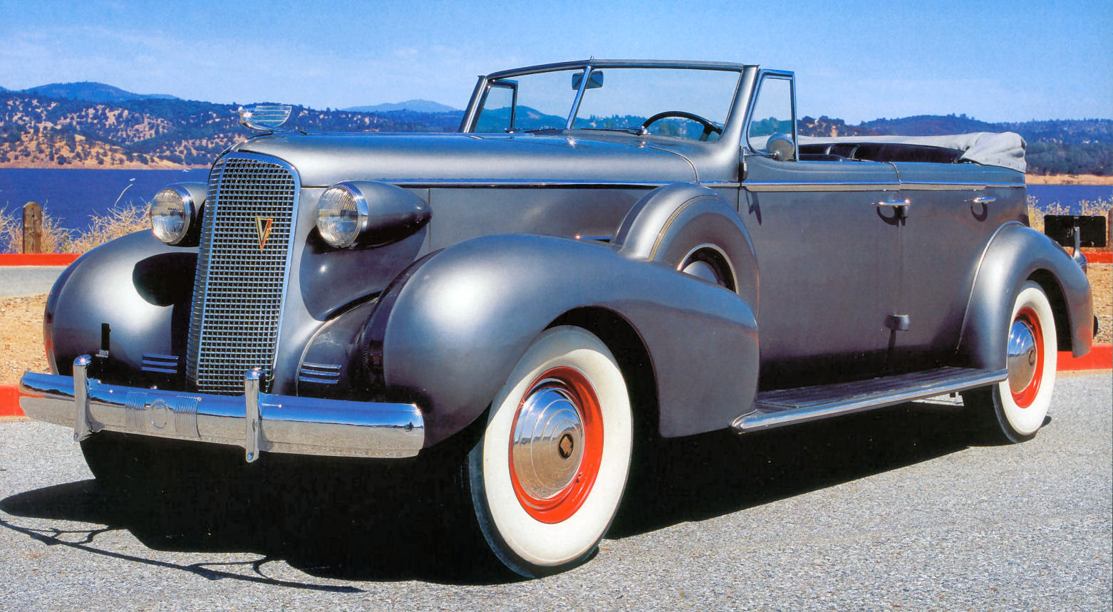 1937_Cadillac_-_LaSalle