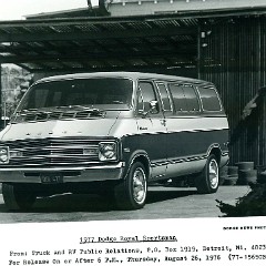 1977_Dodge_Royal_Sportsman_PR_Photos-09
