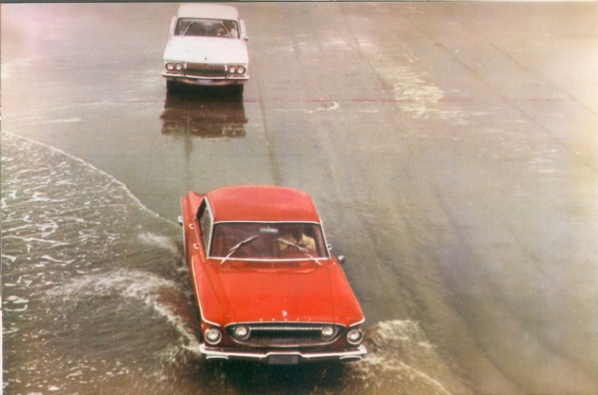 1962_Dodge_Dart__amp__Lancer-11