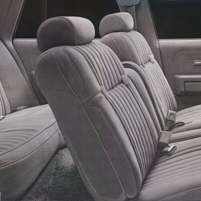 1986_Ford_LTD_Crown_Victoria-06-07