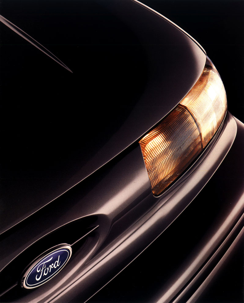 1993_Ford_Taurus-02