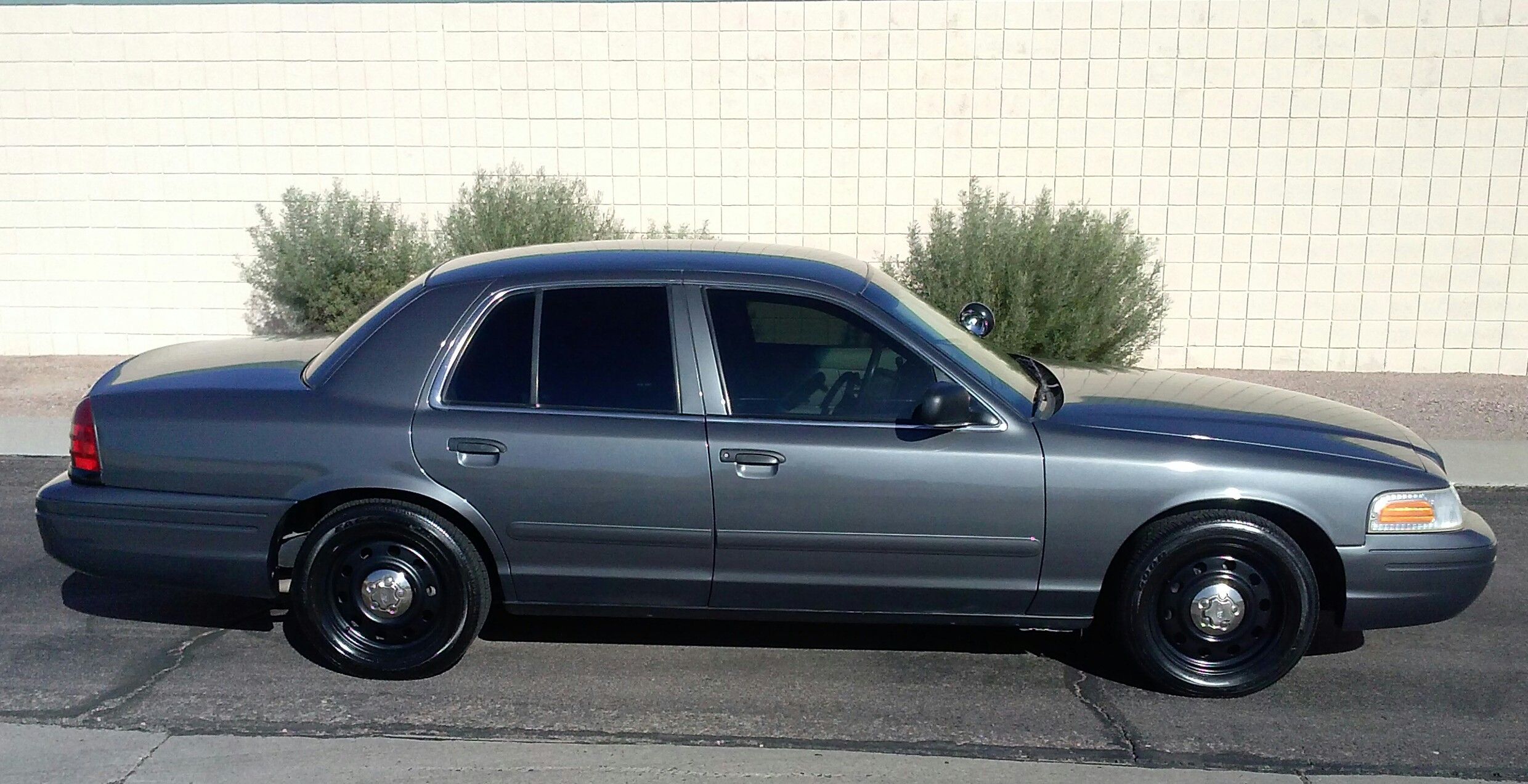 1999-Ford-Crown-Victoria-PI