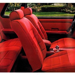 1987_Ford_Mustang-06-07