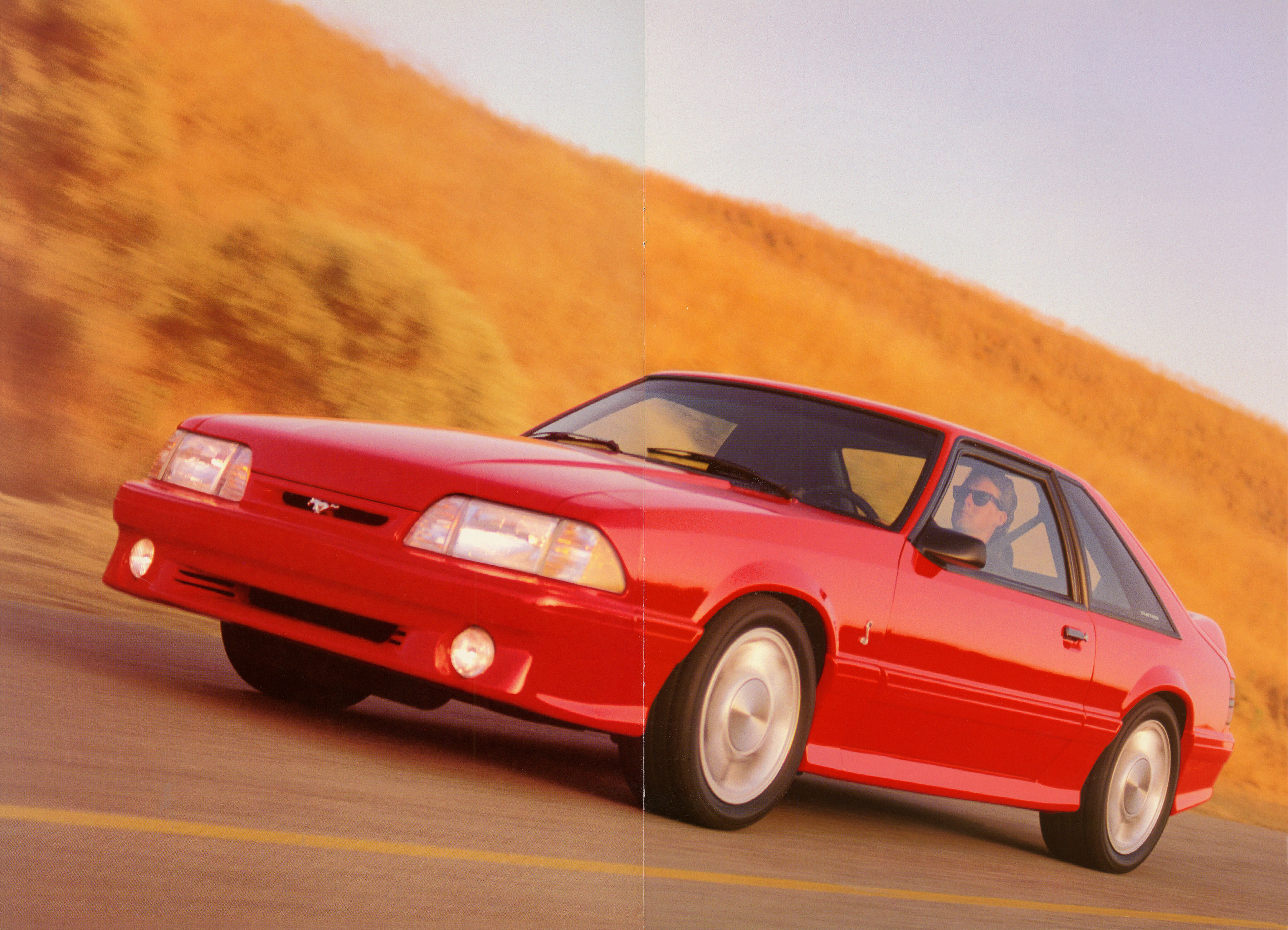 1993_Ford_Mustang_Cobra-04-05