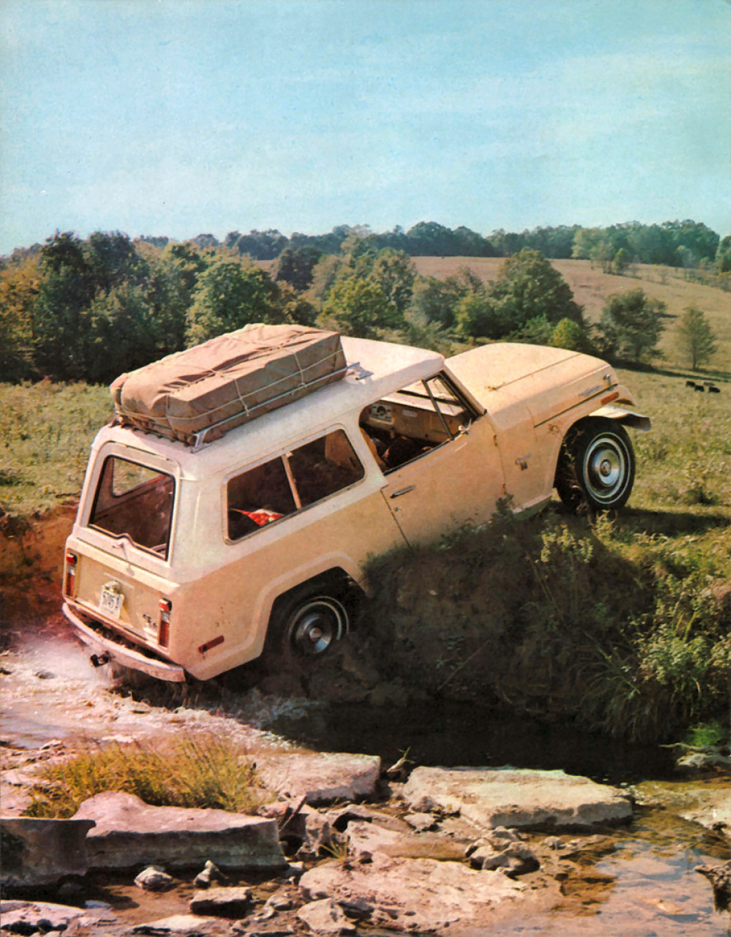 1970_Jeep_Full_Line-08