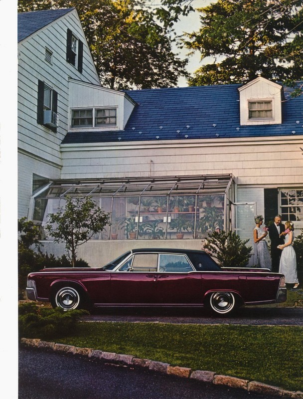1965_Lincoln_Continental-19