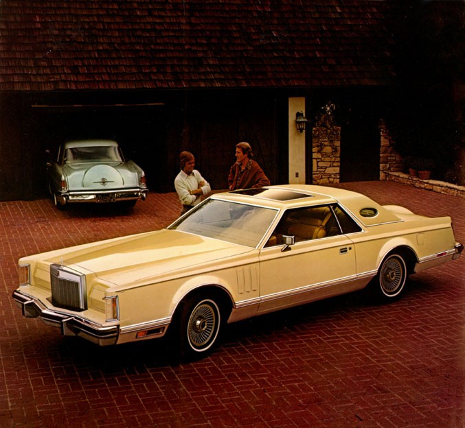 1977_Continental_Mark_V-06