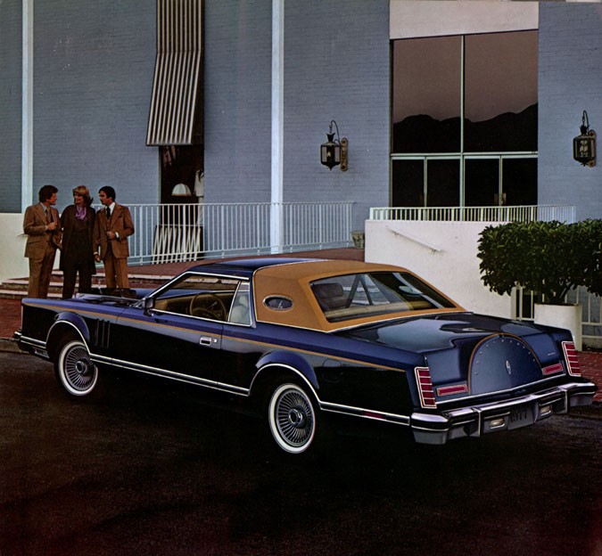 1977_Continental_Mark_V-10
