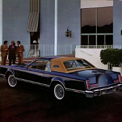 1977_Continental_Mark_V-10
