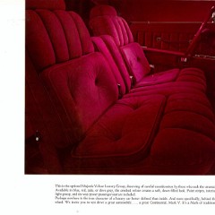 1977_Continental_Mark_V-16