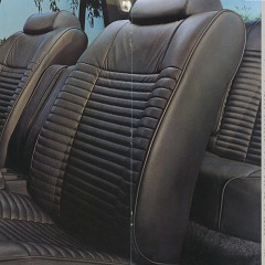 1985_Lincoln_Full_Line_Prestige-30-31