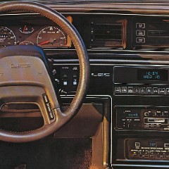1986_Lincoln_Mark_VII-10-11
