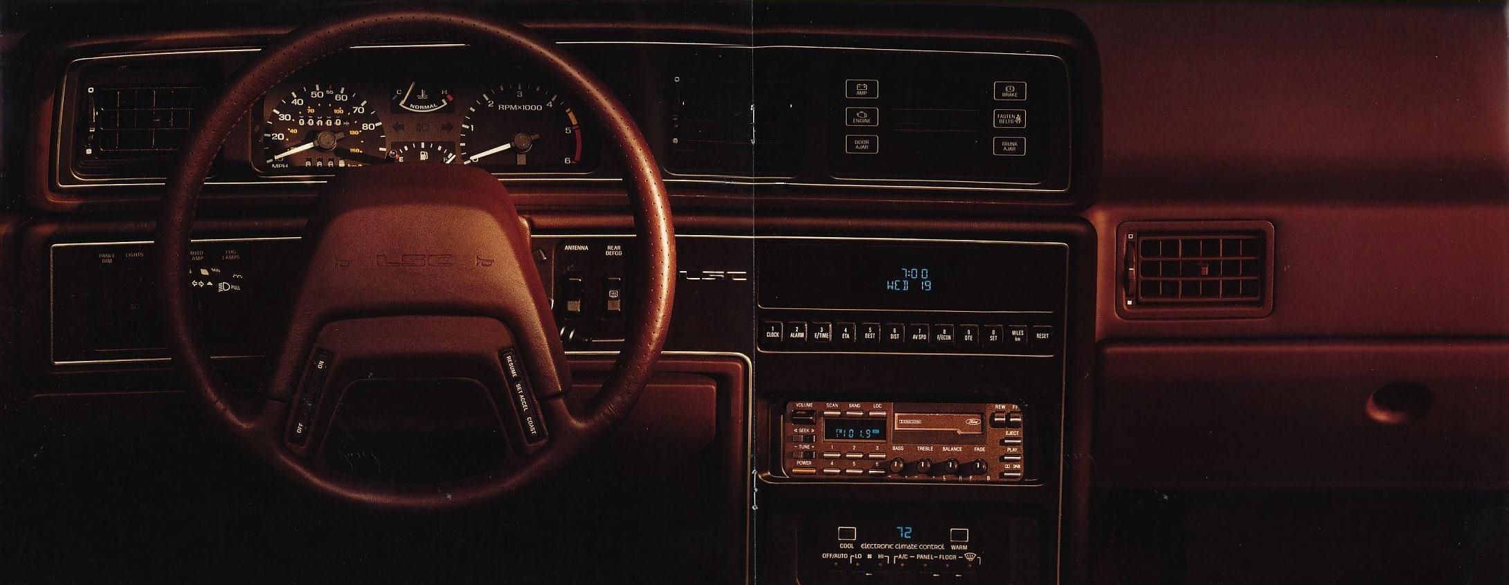 1988_Lincoln_Mark_VII-09-10