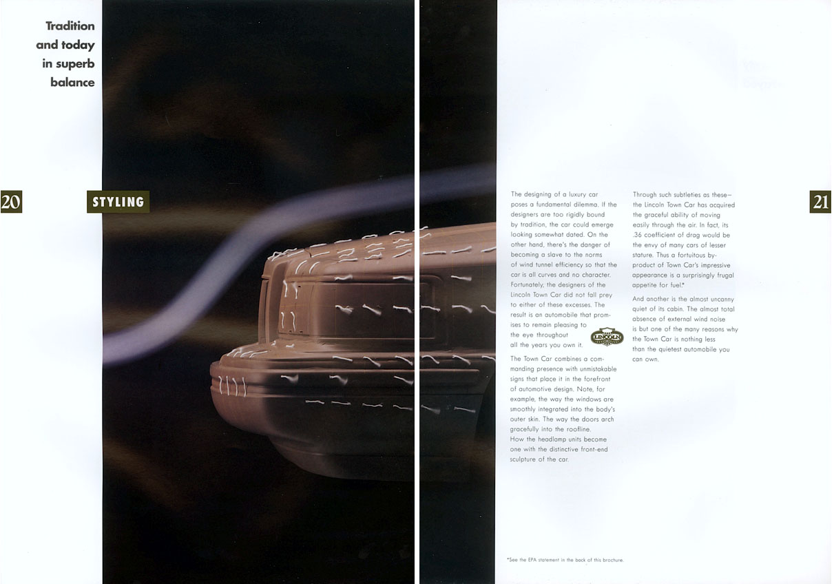 1992_Lincoln_Town_Car-20-21