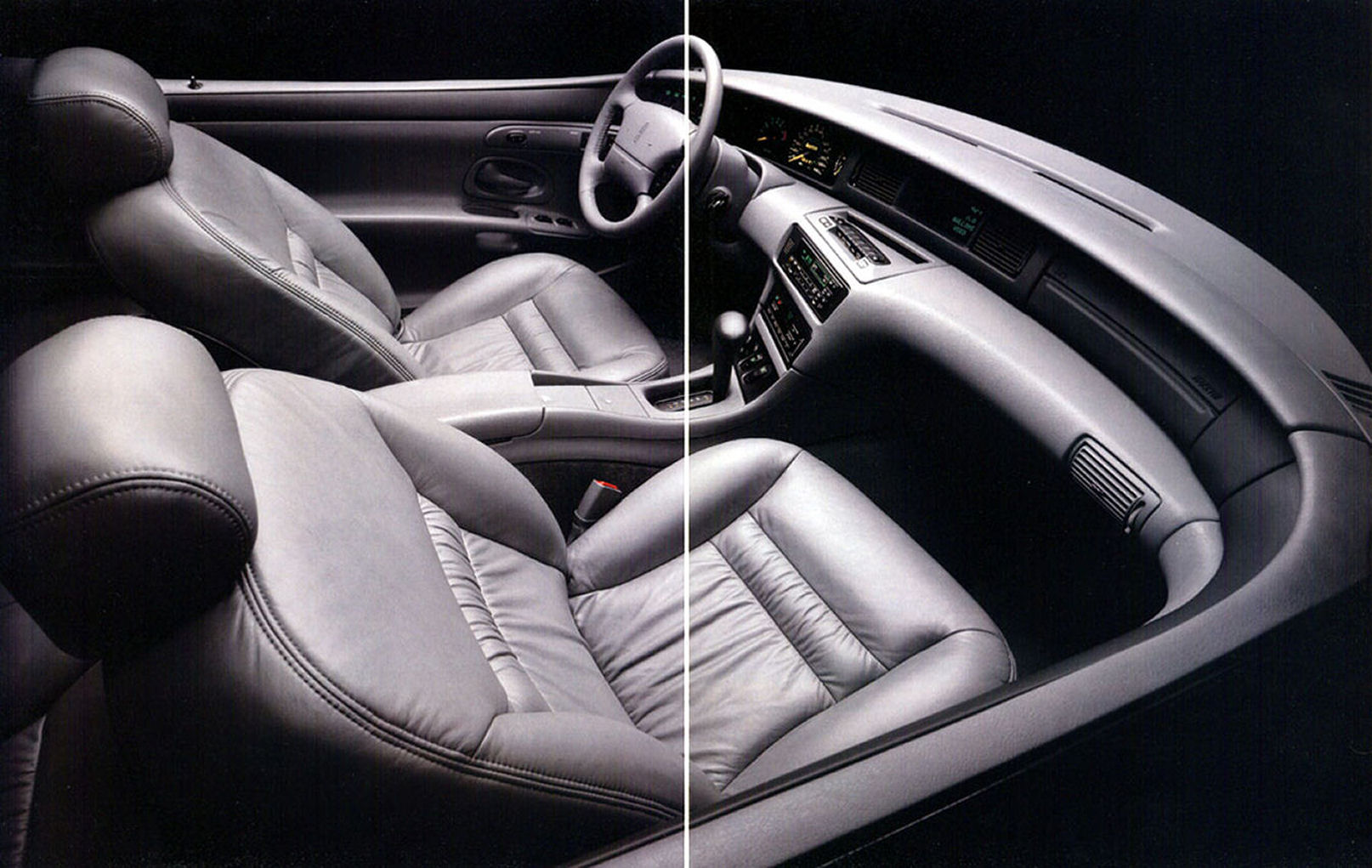 1993_Lincoln_Continental_Mark_VIII-03