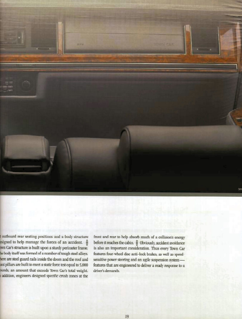 1993_Lincoln_Town_Car-13
