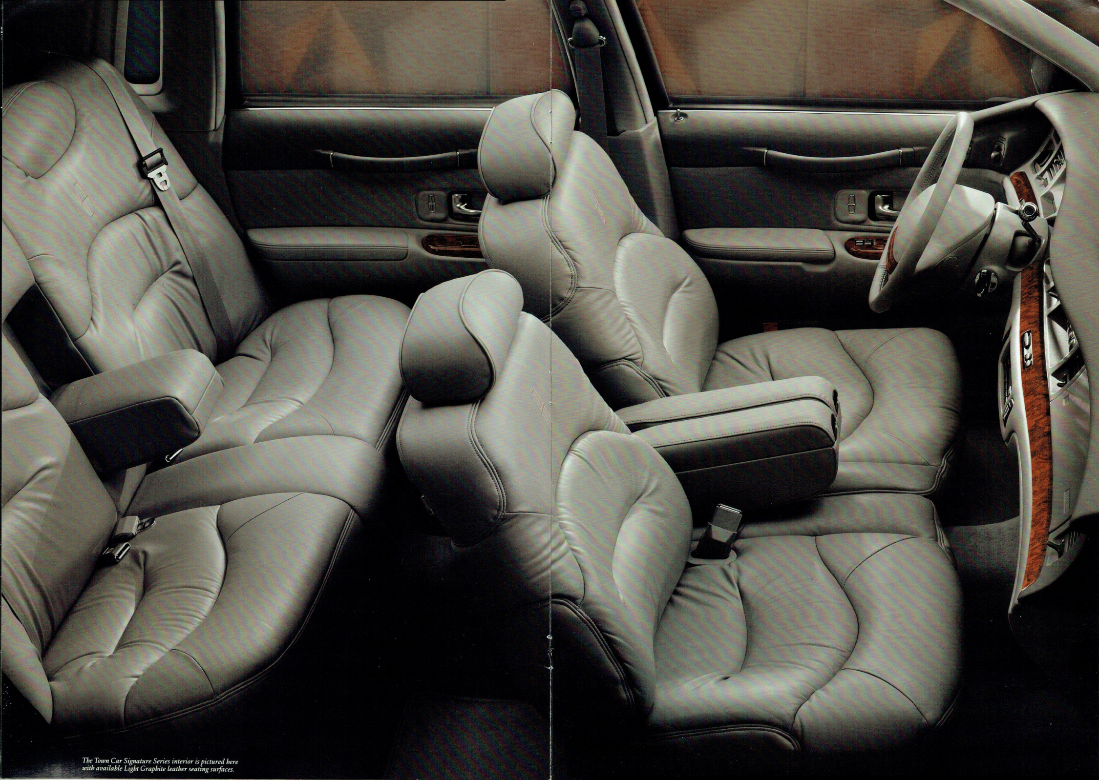 1995_Lincoln_Town_Car_Prestige-08-09