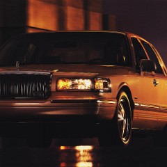 1997_Lincoln_Town_Car-03