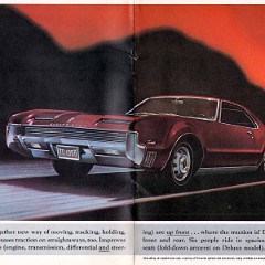 1966_Oldsmobile_Sports_Model-04-05