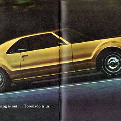 1966_Oldsmobile_Toronado-18-19