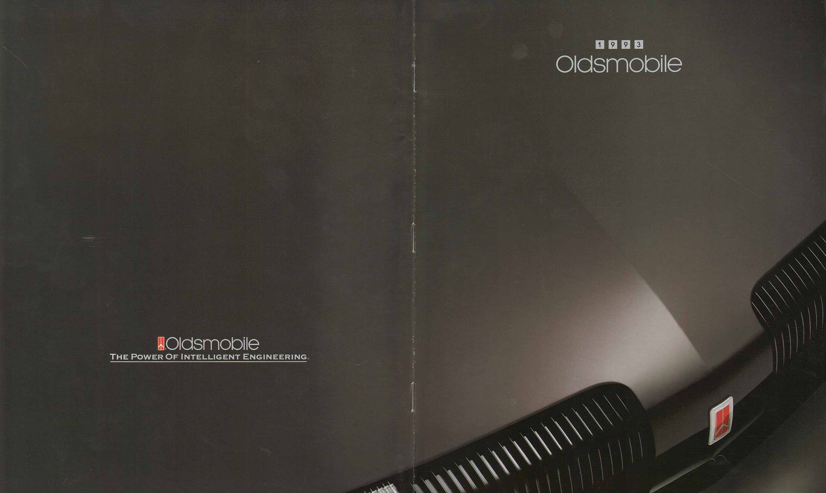 1993_Oldsmobile_Full_Line_Prestige-85-01