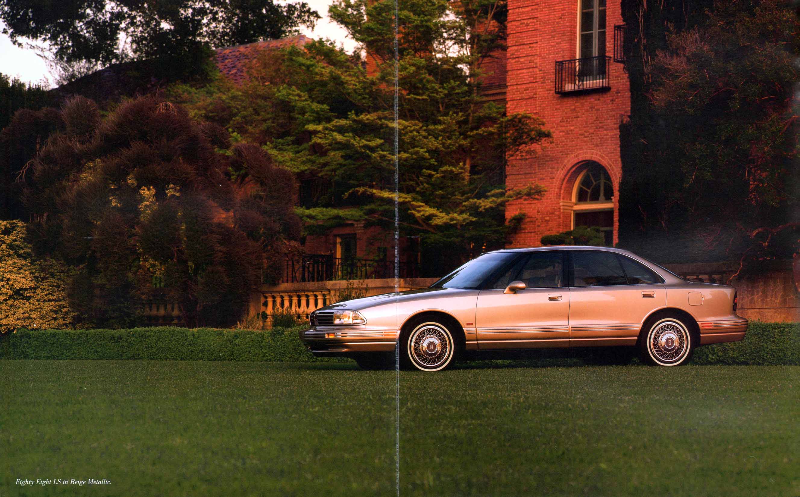 1994_Oldsmobile_Eighty_Eight-00b-00c