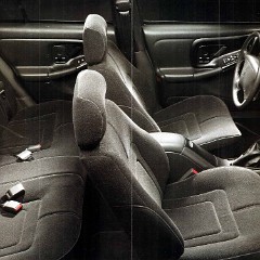 1997_Oldsmobile_Achieva-03a-03b