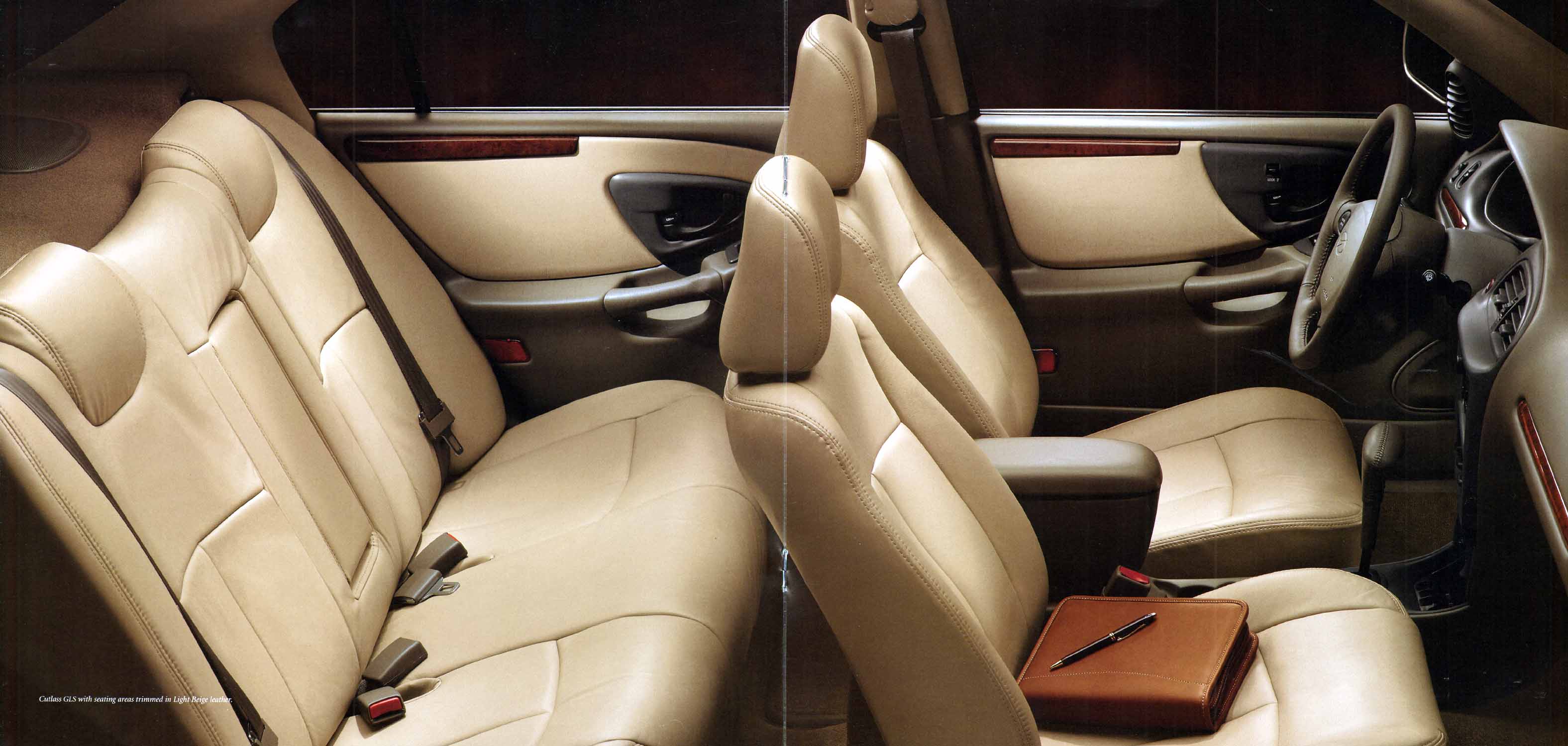 1997_Oldsmobile_Cutlass-12-13