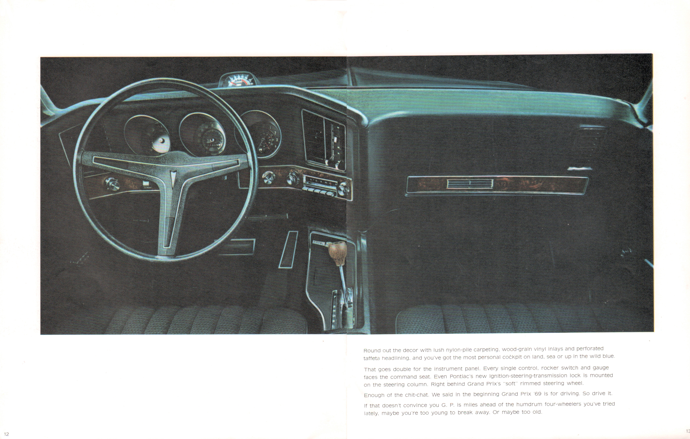 1969_Pontiac_Grand_Prix-14-15